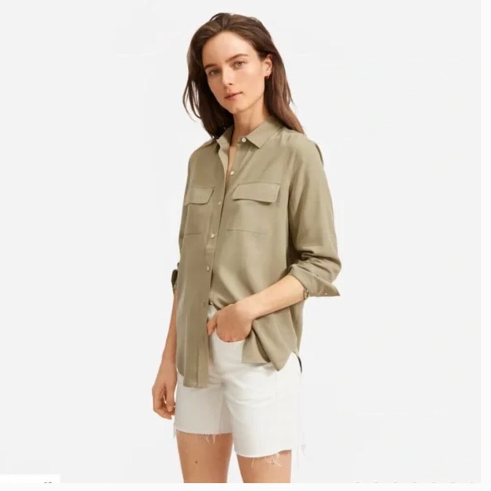 Everlane Washable Silk Relaxed Shirt in Covert Green
